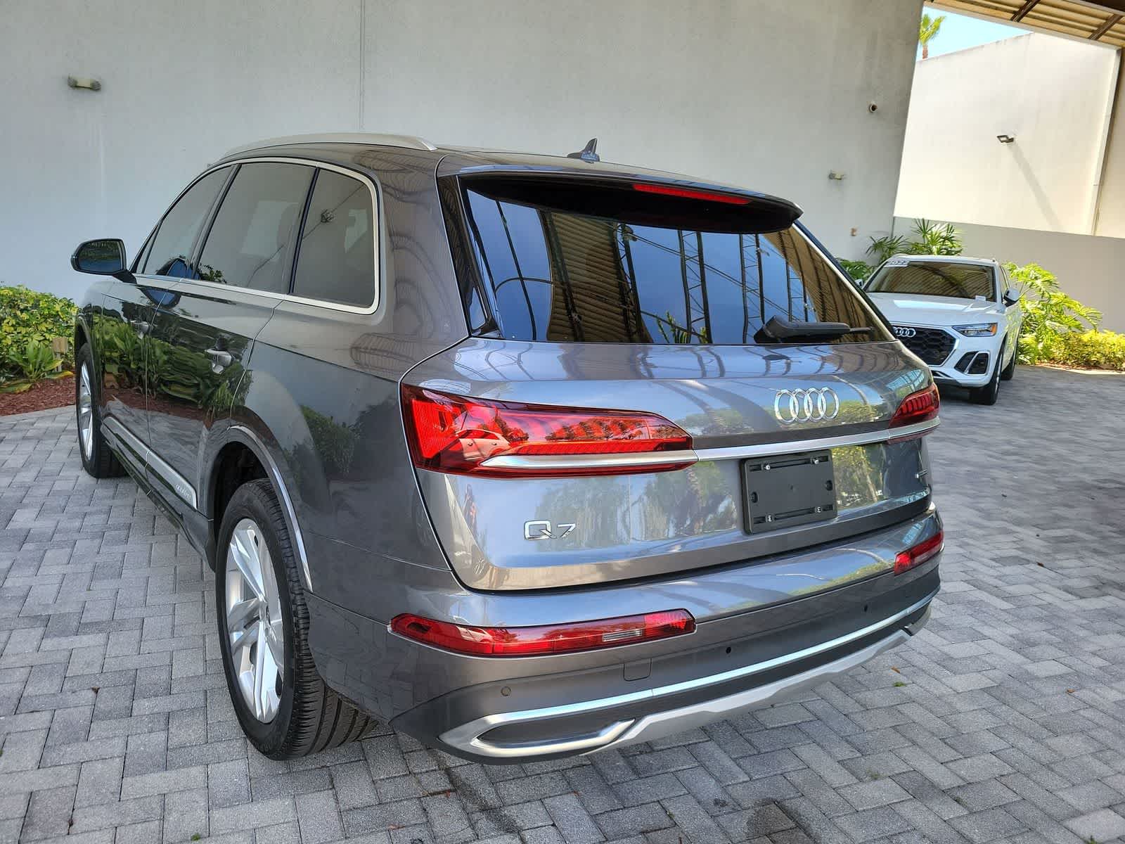 Thumbnail: 2023 Audi Q7 - 12