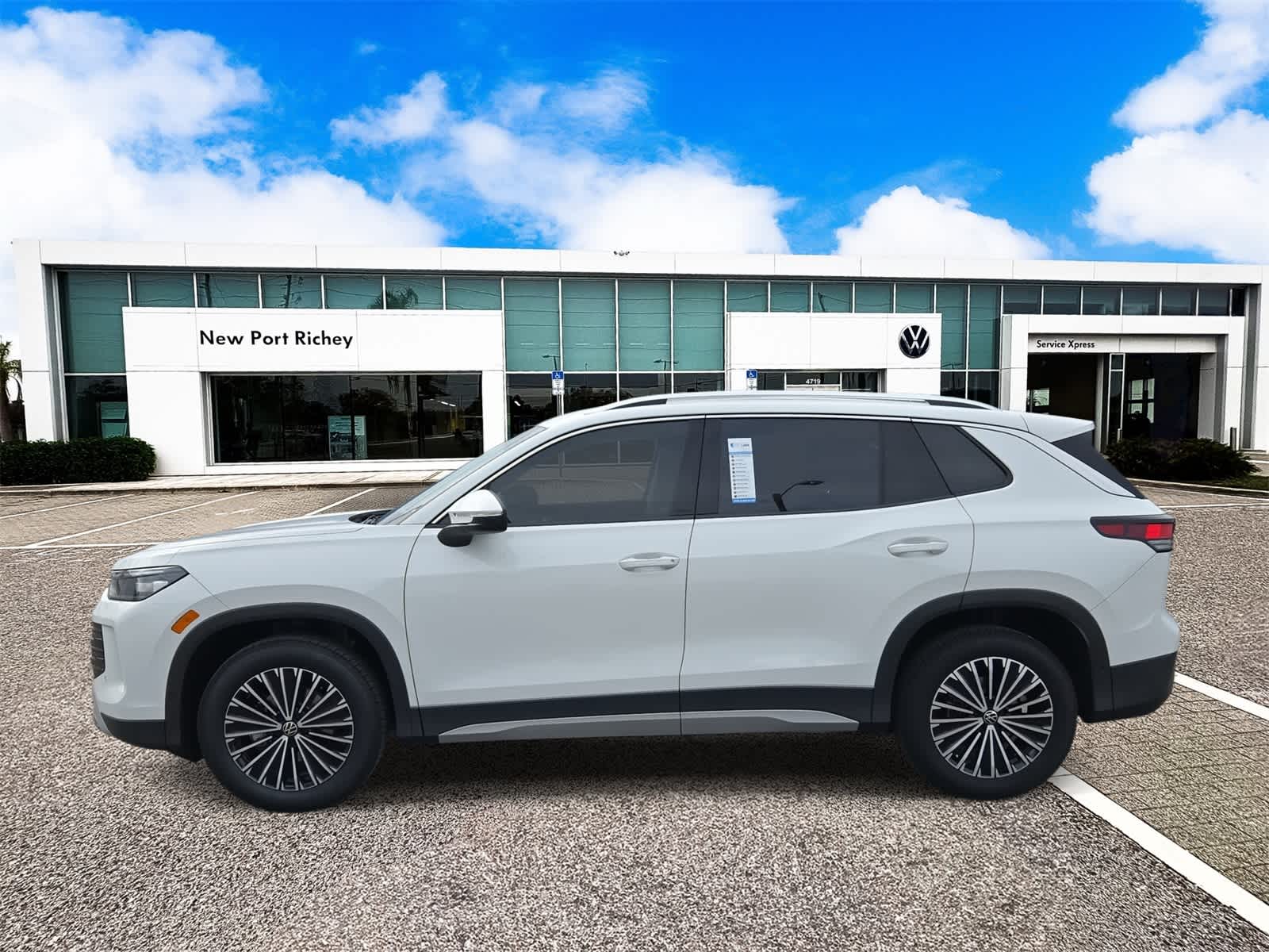 Thumbnail: 2025 Volkswagen Tiguan - 5