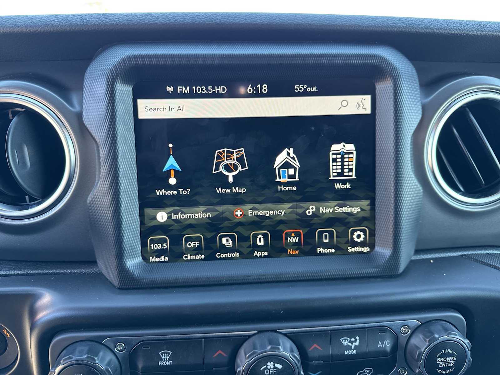 Thumbnail: 2022 Jeep Wrangler - 27