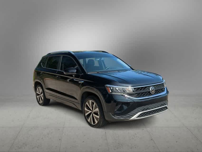 2022 Volkswagen Taos SE 2