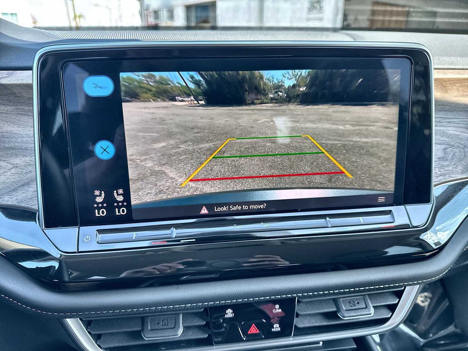 Thumbnail: 2025 Volkswagen Atlas - 26