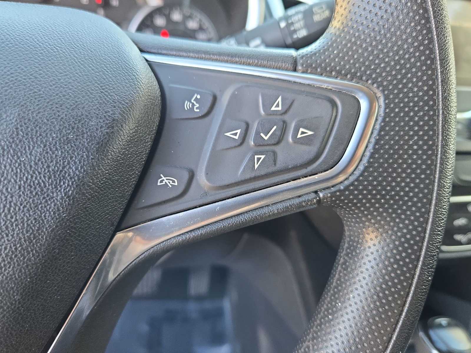 Thumbnail: 2019 Chevrolet Equinox - 23