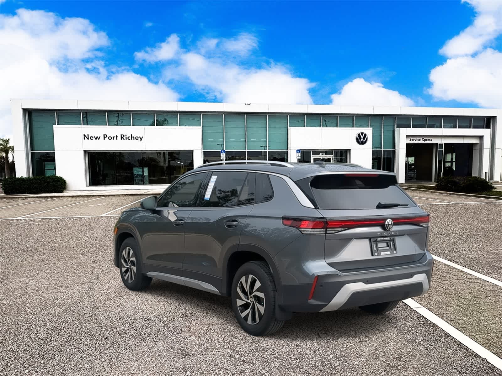 Thumbnail: 2025 Volkswagen Tiguan - 6