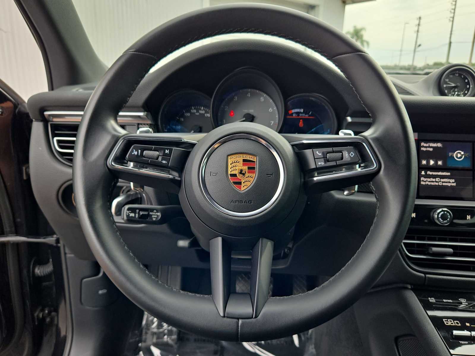 Thumbnail: 2022 Porsche Macan - 24