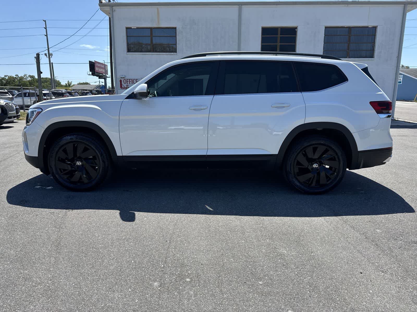 Thumbnail: 2026 Volkswagen Atlas - 11