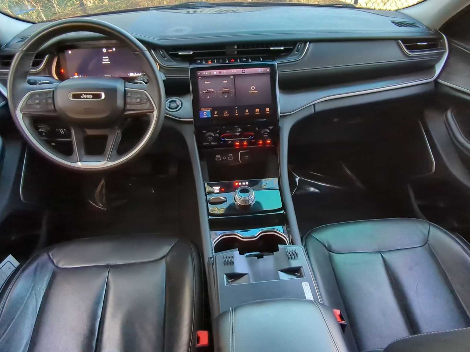 Thumbnail: 2022 Jeep Grand Cherokee - 16