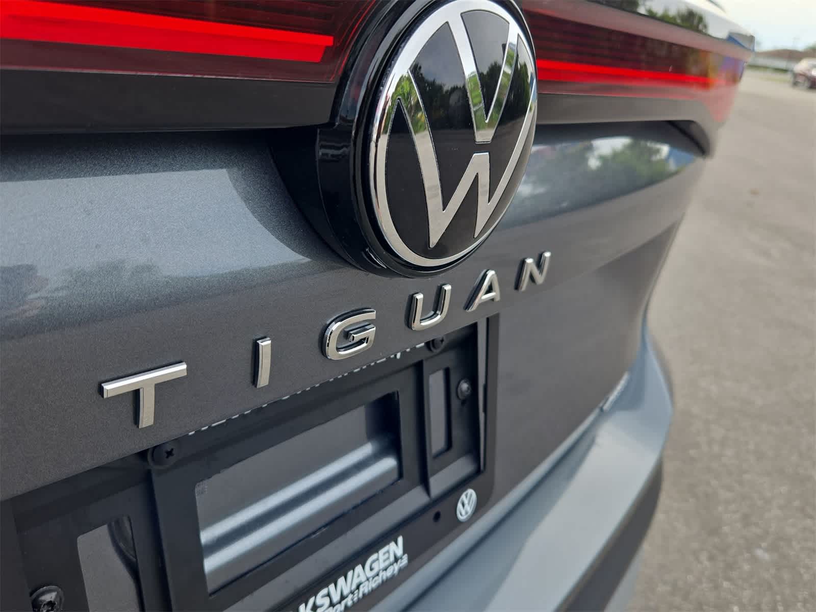 Thumbnail: 2025 Volkswagen Tiguan - 13