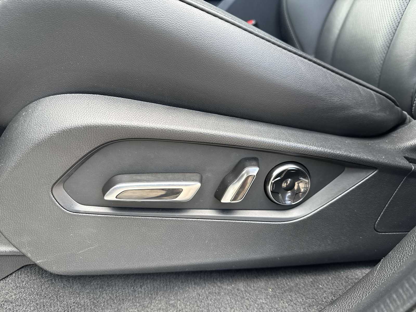 Thumbnail: 2023 Acura MDX - 16