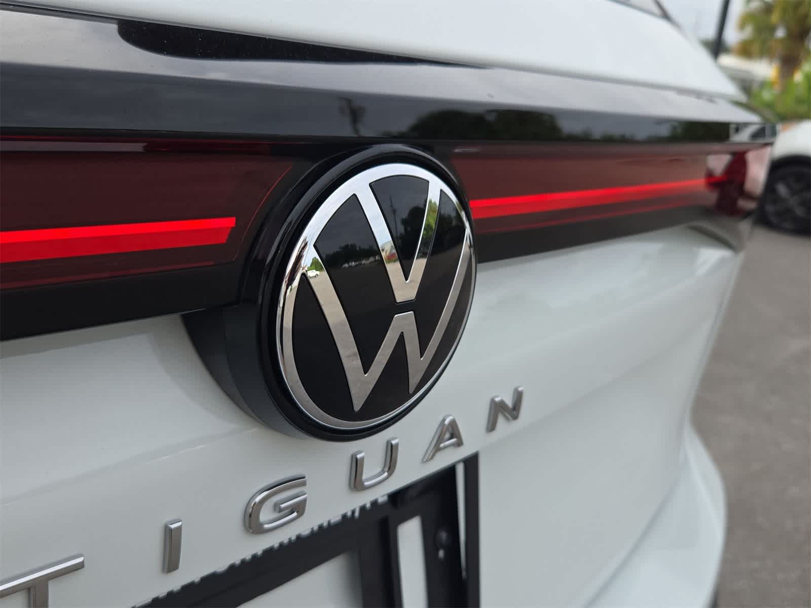 Thumbnail: 2025 Volkswagen Tiguan - 12