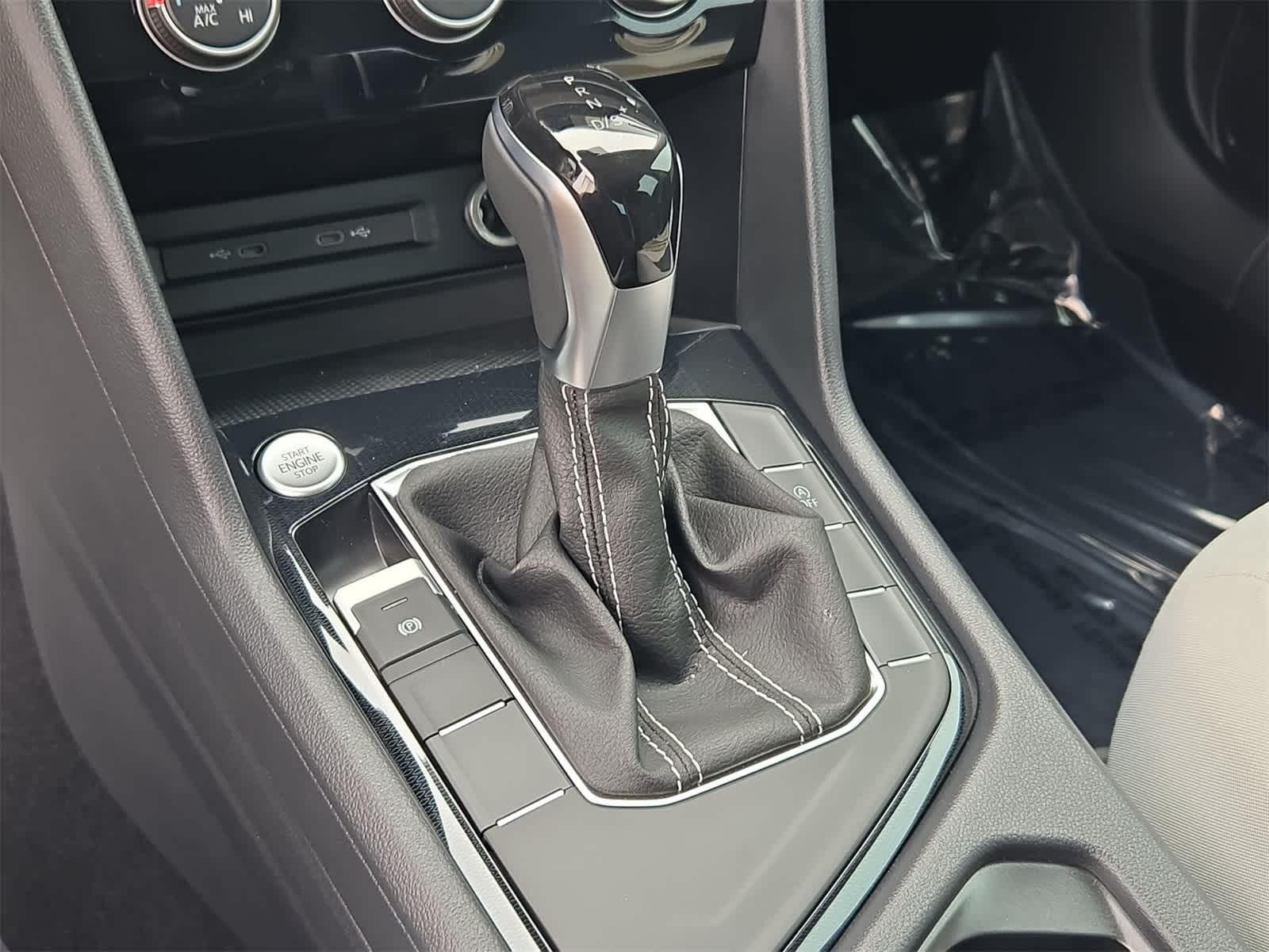 Thumbnail: 2025 Volkswagen Taos - 30