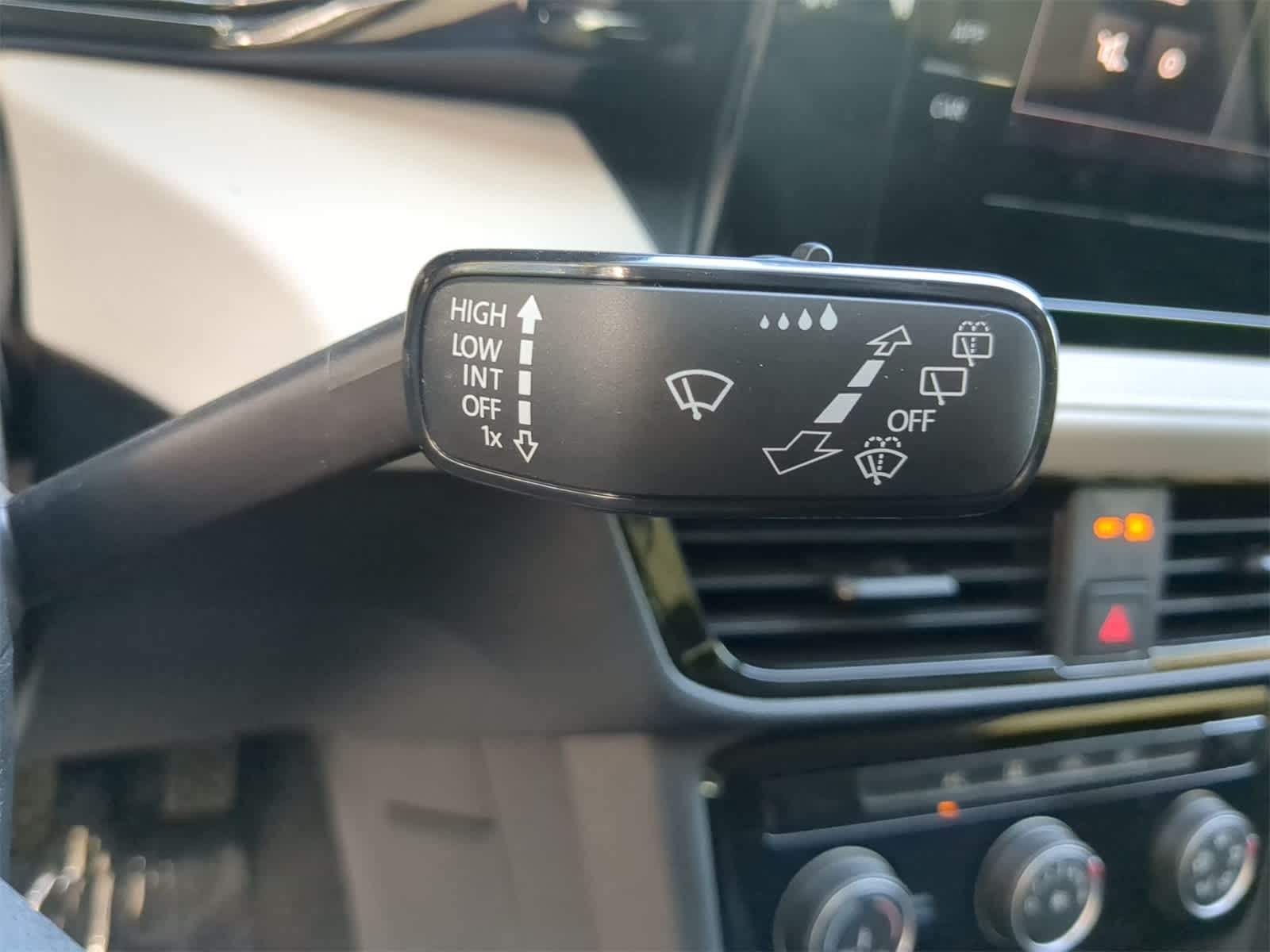 Thumbnail: 2025 Volkswagen Taos - 24