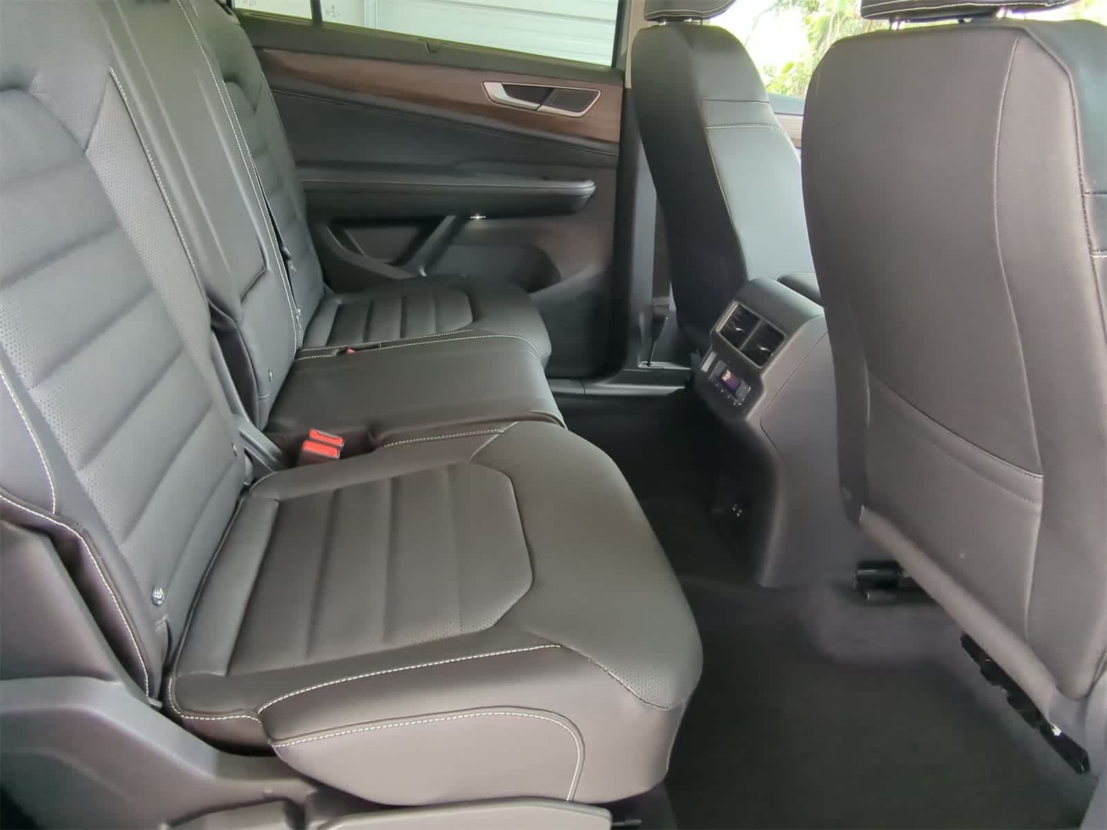 Thumbnail: 2025 Volkswagen Atlas - 21