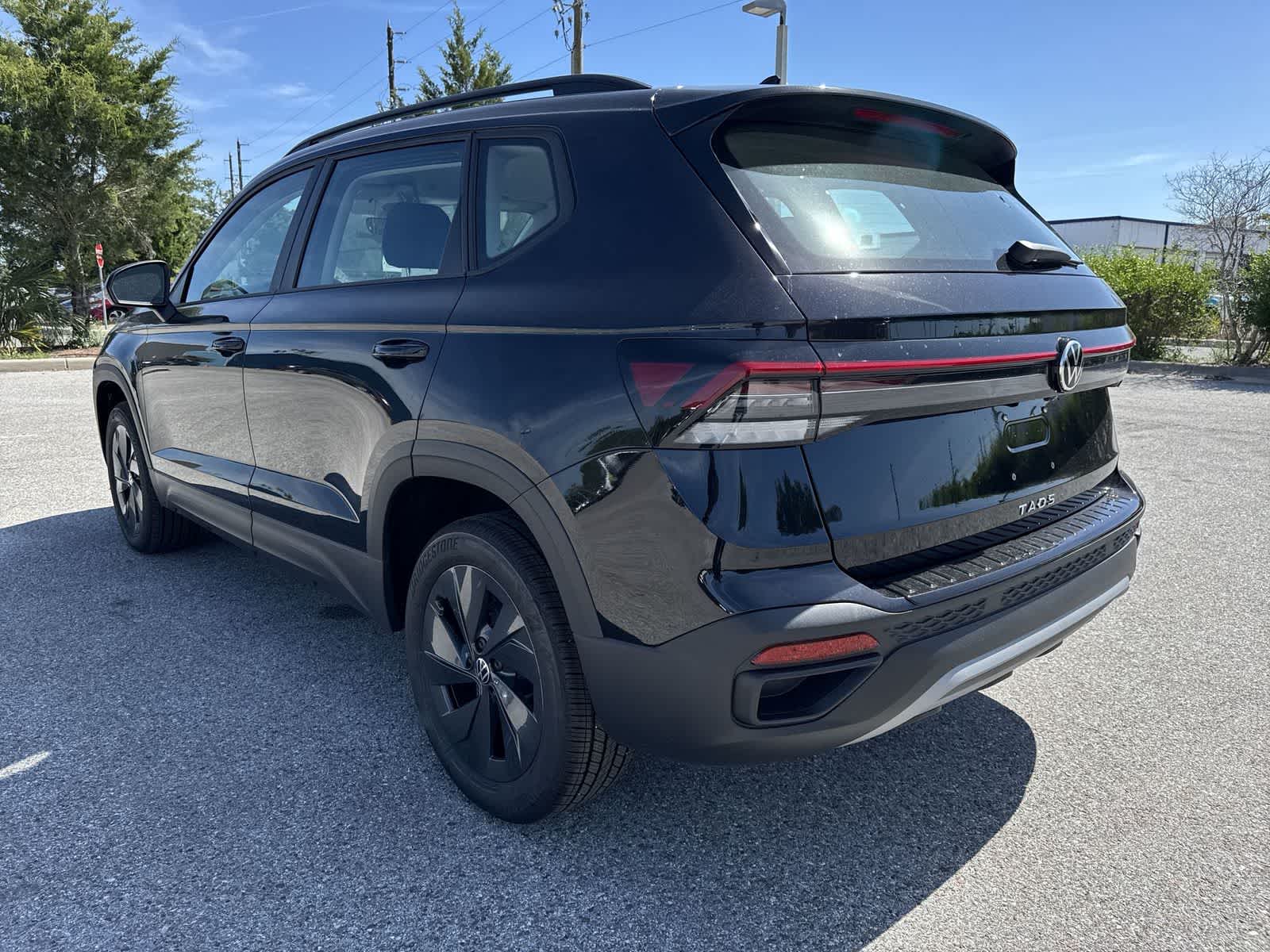 Thumbnail: 2026 Volkswagen Taos - 4