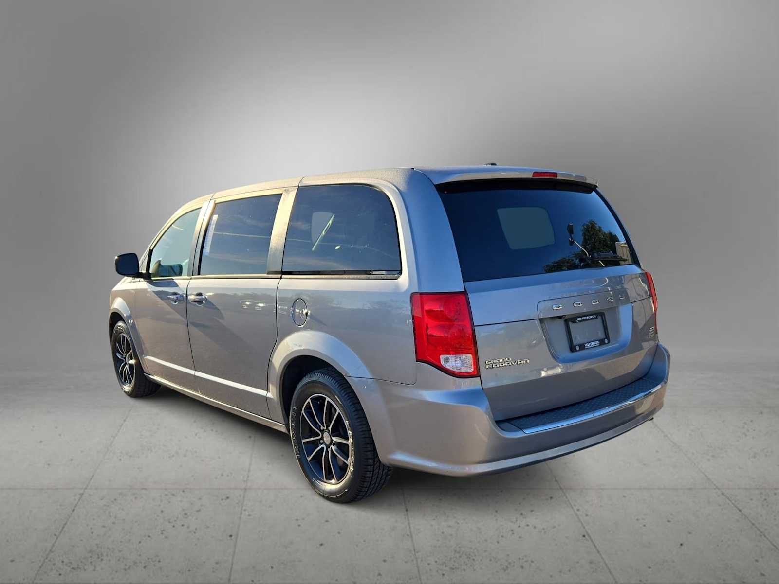 Thumbnail: 2019 Dodge Grand Caravan - 6