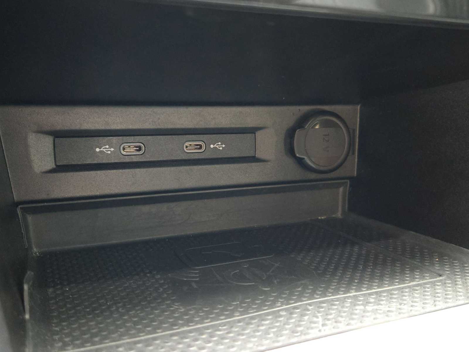 Thumbnail: 2022 Volkswagen Tiguan - 31