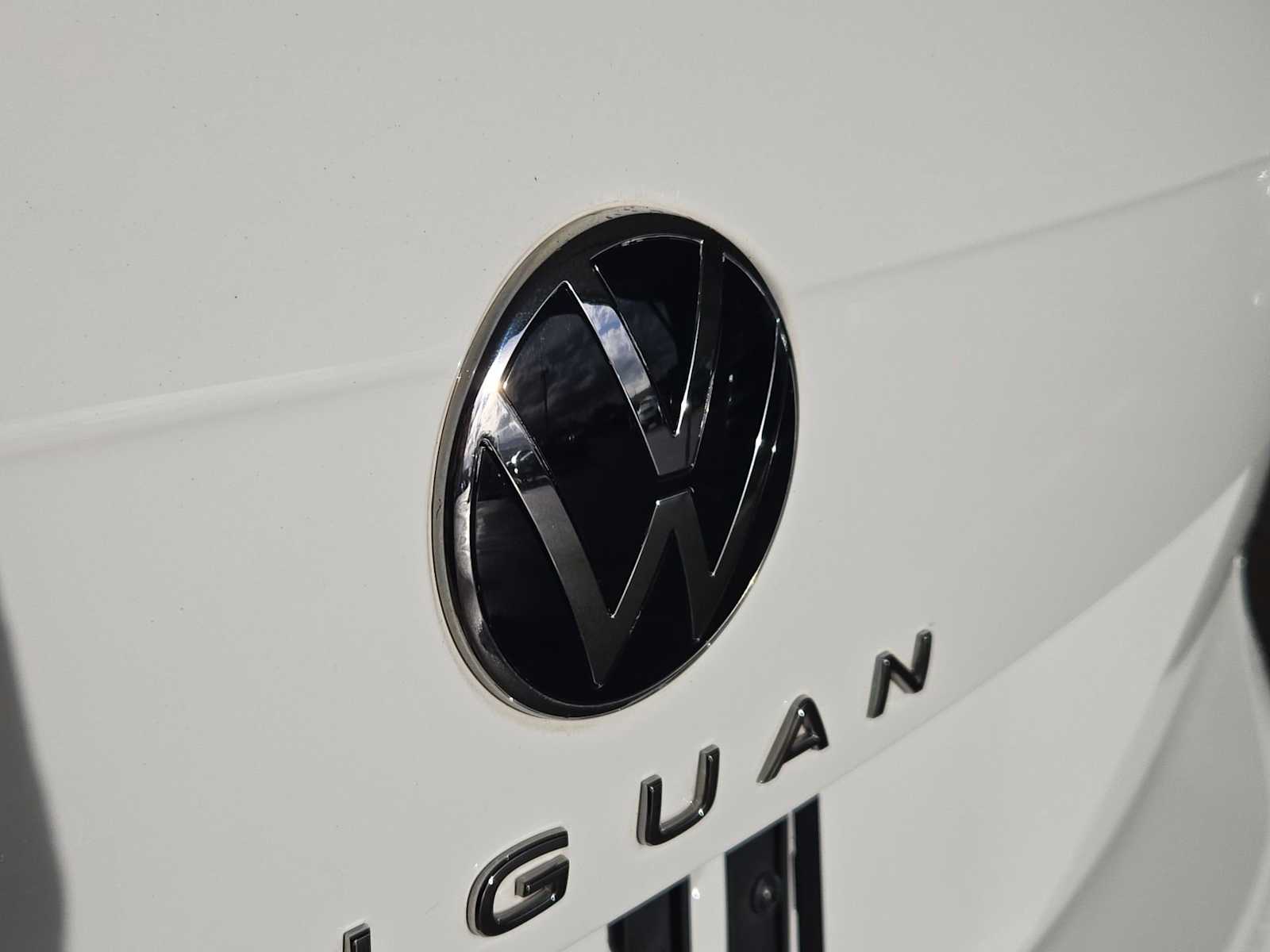 Thumbnail: 2022 Volkswagen Tiguan - 12