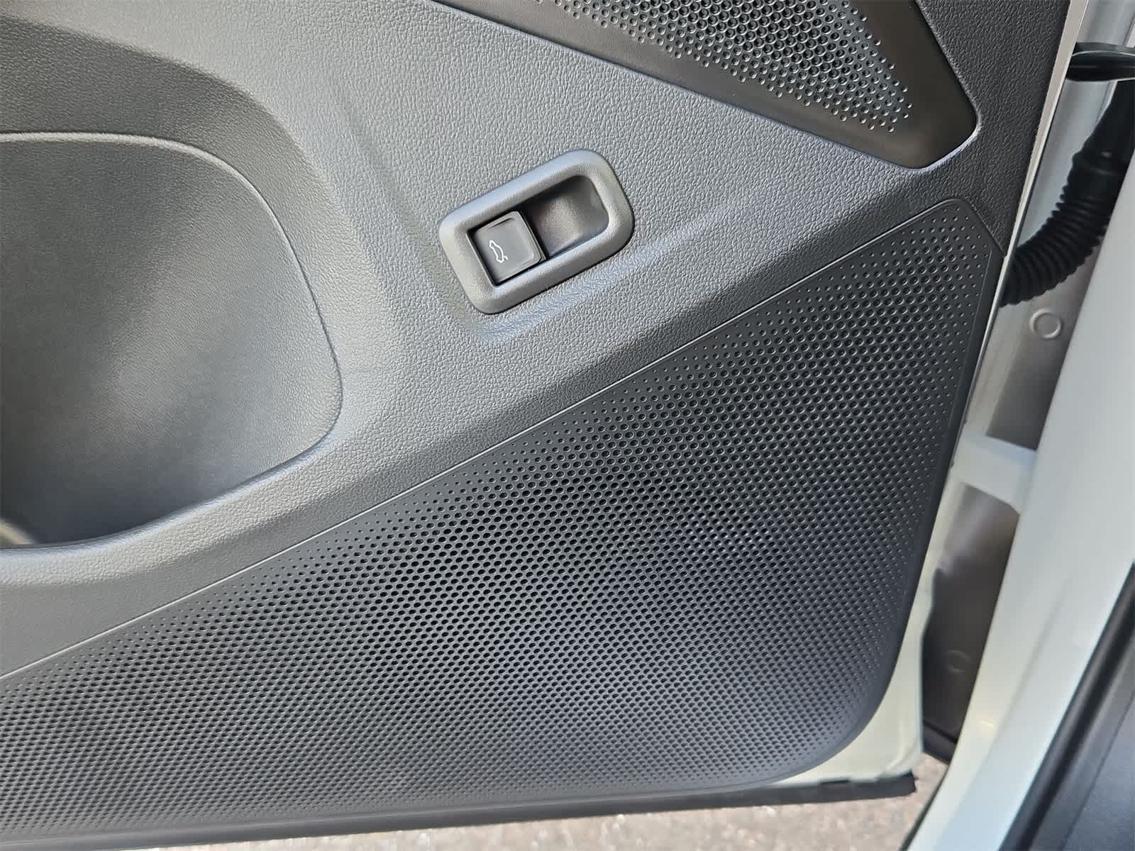 Thumbnail: 2025 Volkswagen Tiguan - 30