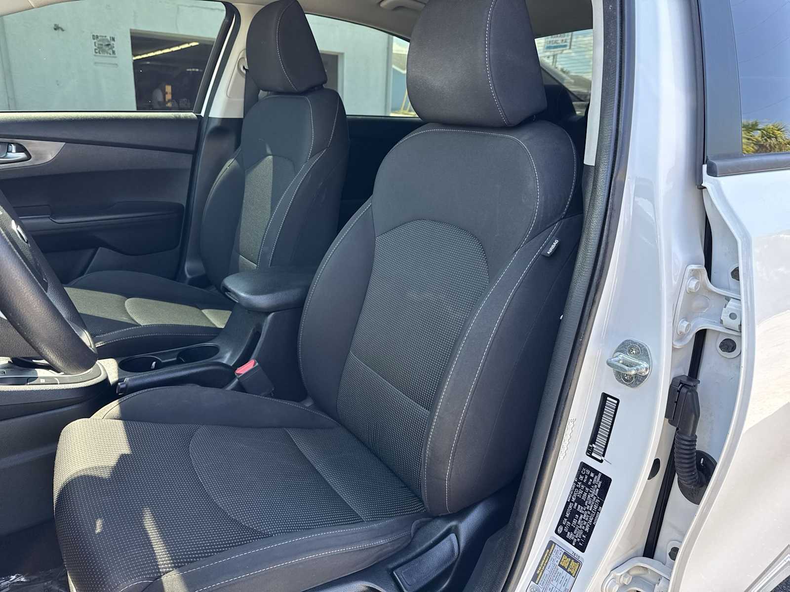 Thumbnail: 2020 Kia Forte - 16