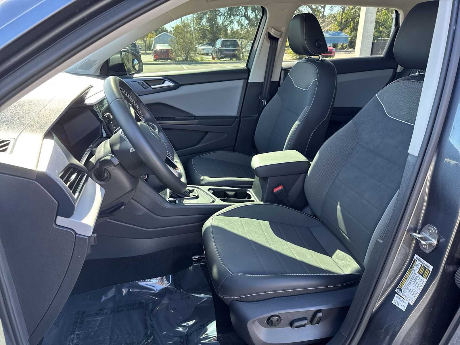 Thumbnail: 2023 Volkswagen Taos - 15