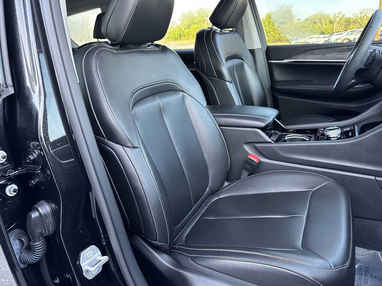Thumbnail: 2023 Jeep Grand Cherokee - 21