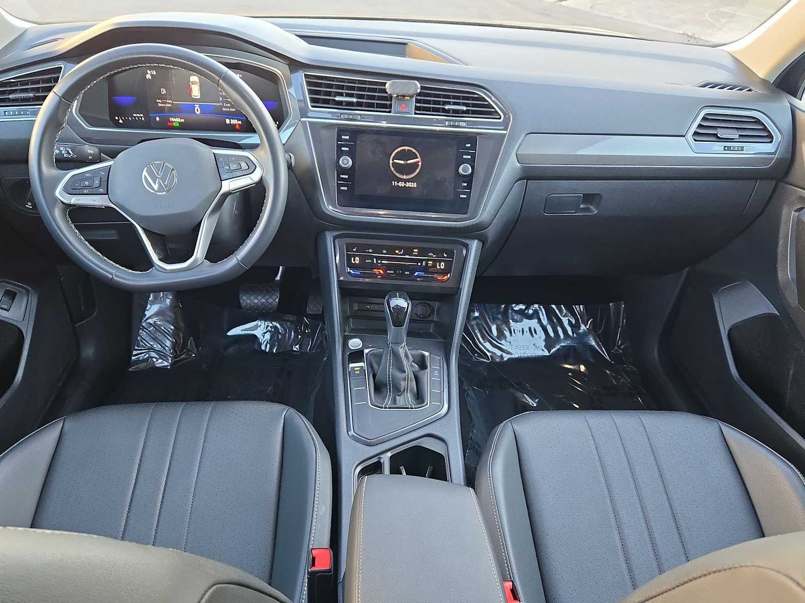 Thumbnail: 2023 Volkswagen Tiguan - 15