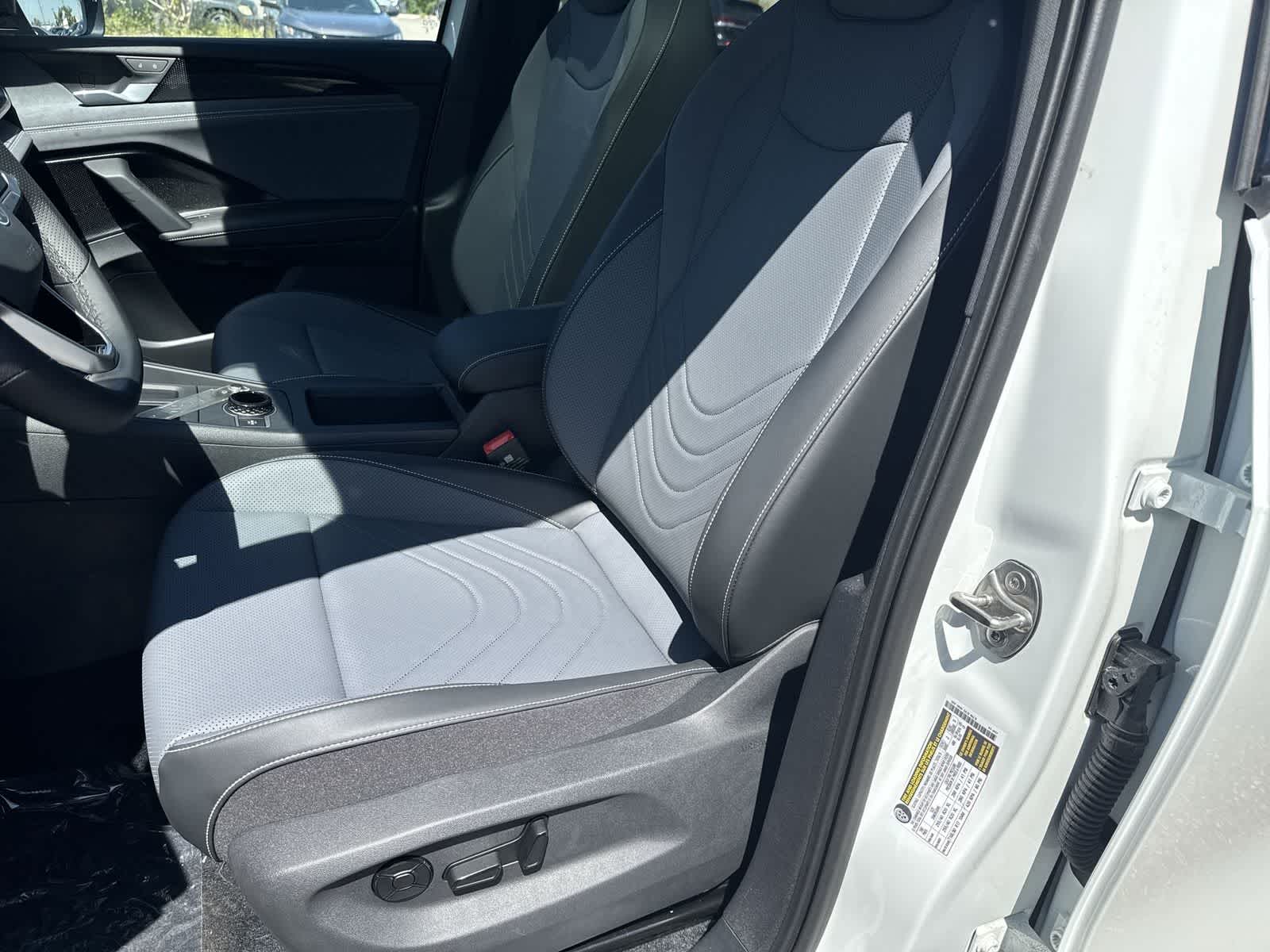 Thumbnail: 2026 Volkswagen Tiguan - 15