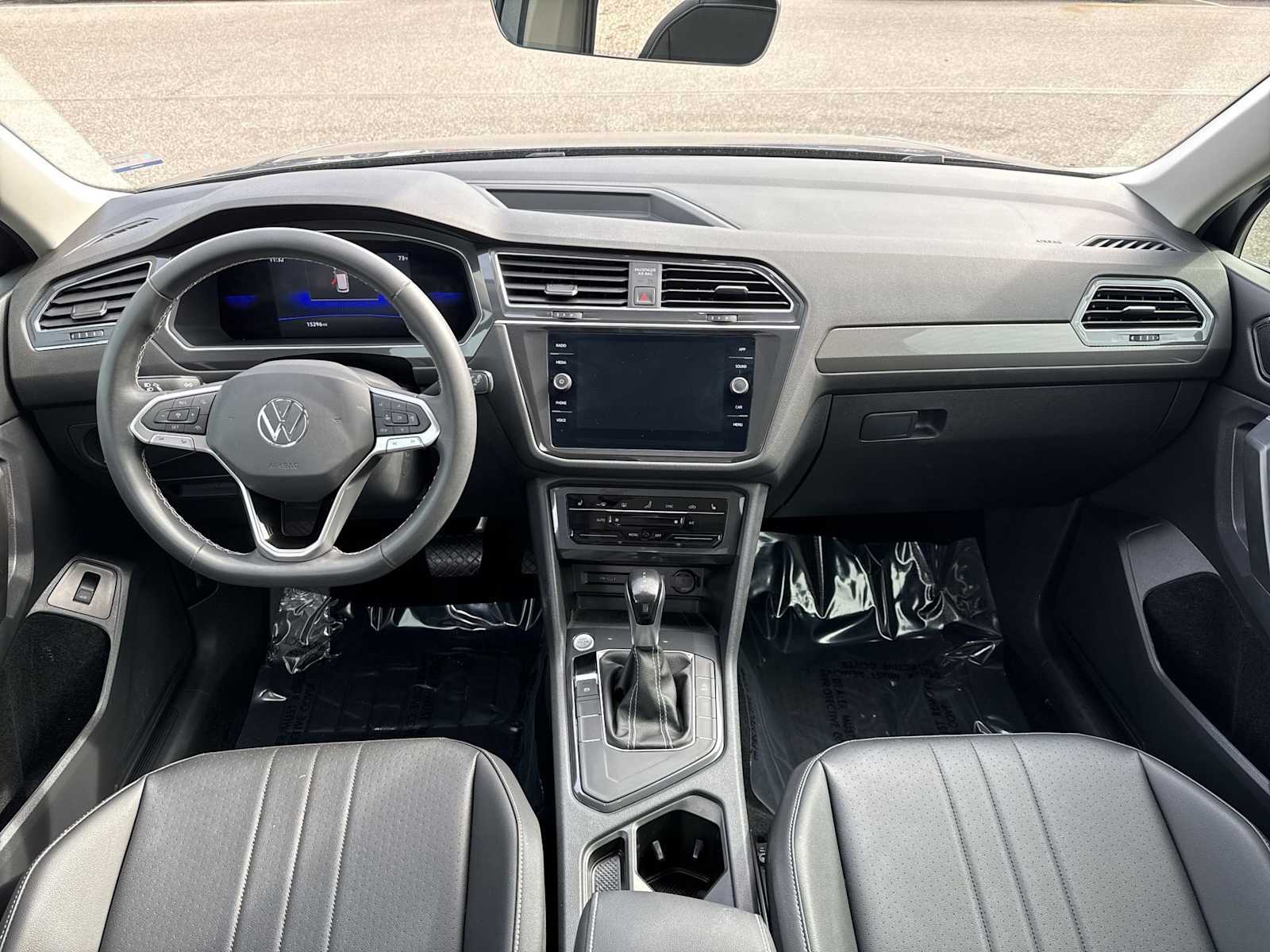 Thumbnail: 2022 Volkswagen Tiguan - 14