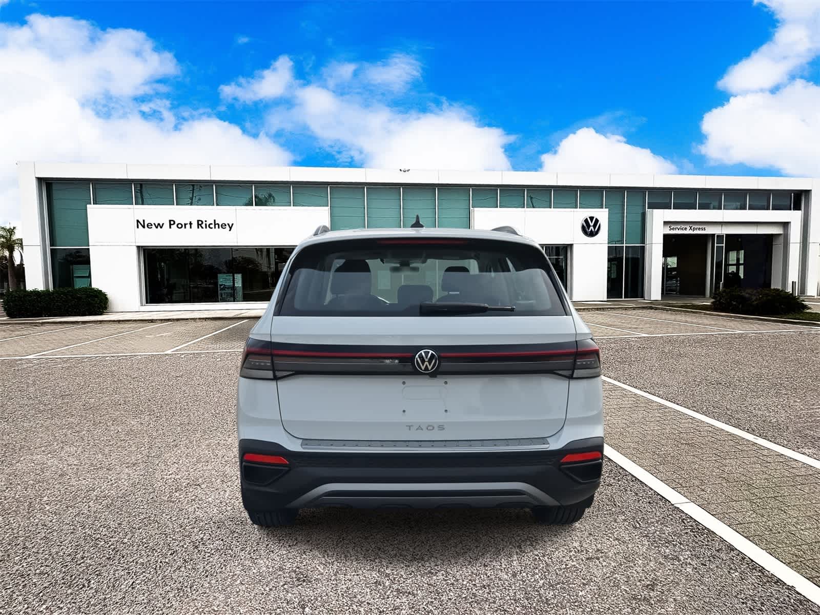 Thumbnail: 2025 Volkswagen Taos - 7