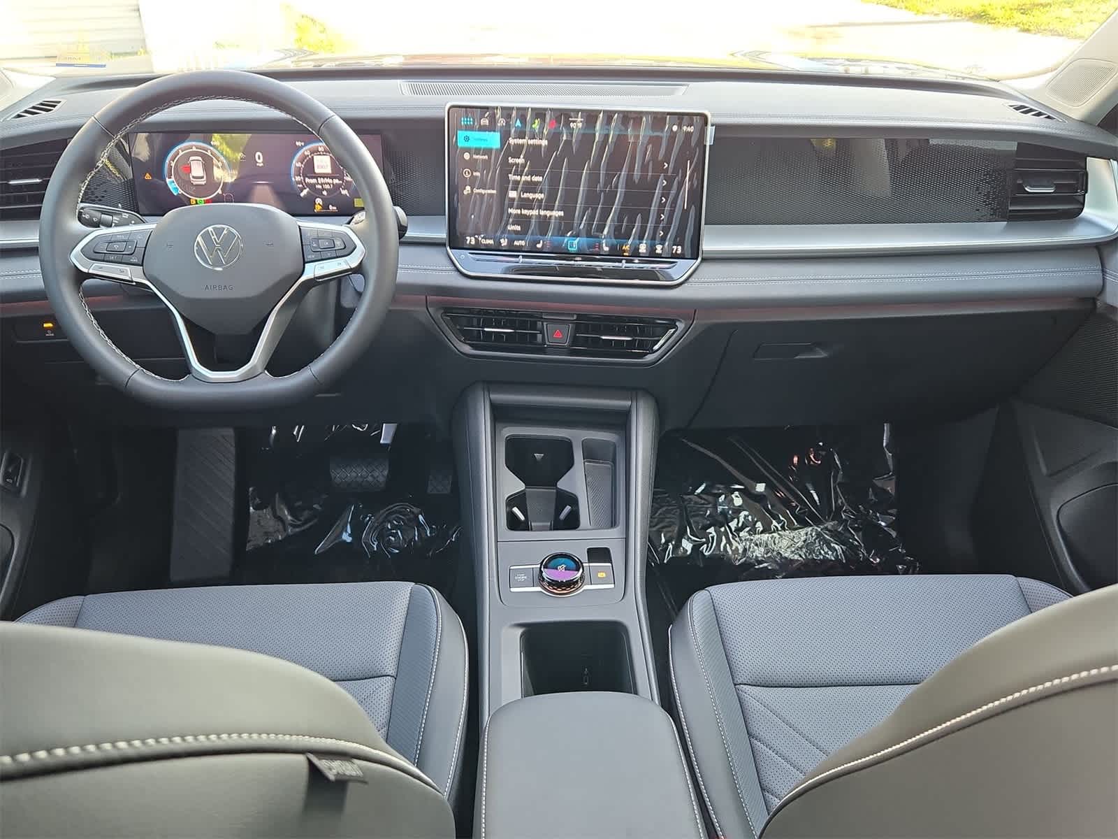 Thumbnail: 2025 Volkswagen Tiguan - 16