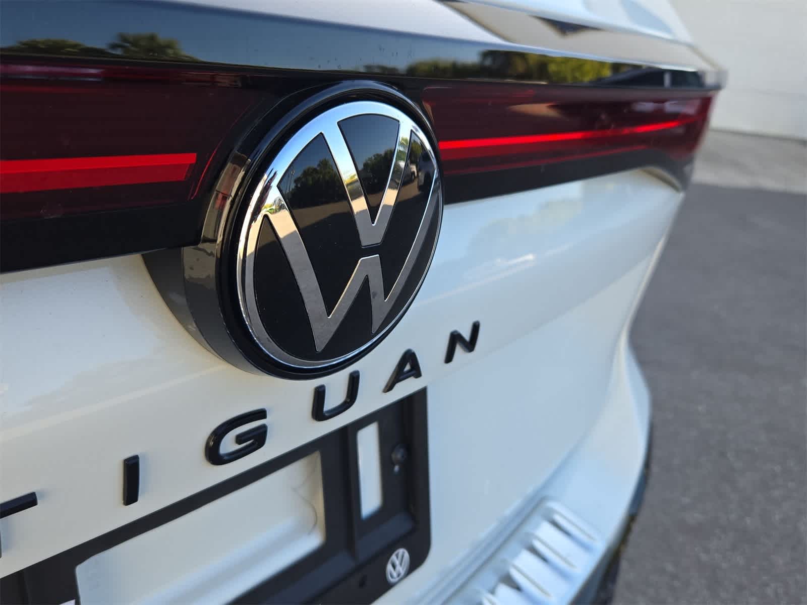 Thumbnail: 2025 Volkswagen Tiguan - 12