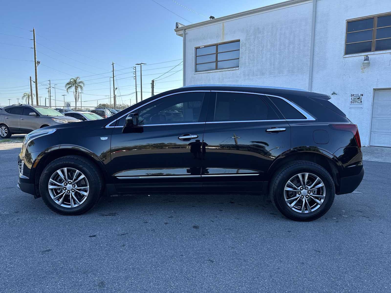 Thumbnail: 2023 Cadillac XT5 - 3