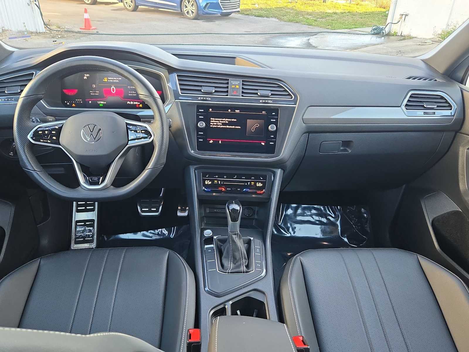 Thumbnail: 2023 Volkswagen Tiguan - 22