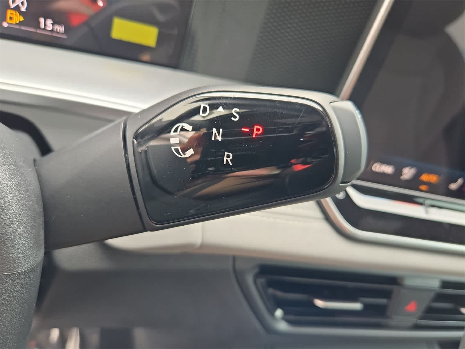 Thumbnail: 2025 Volkswagen Tiguan - 32