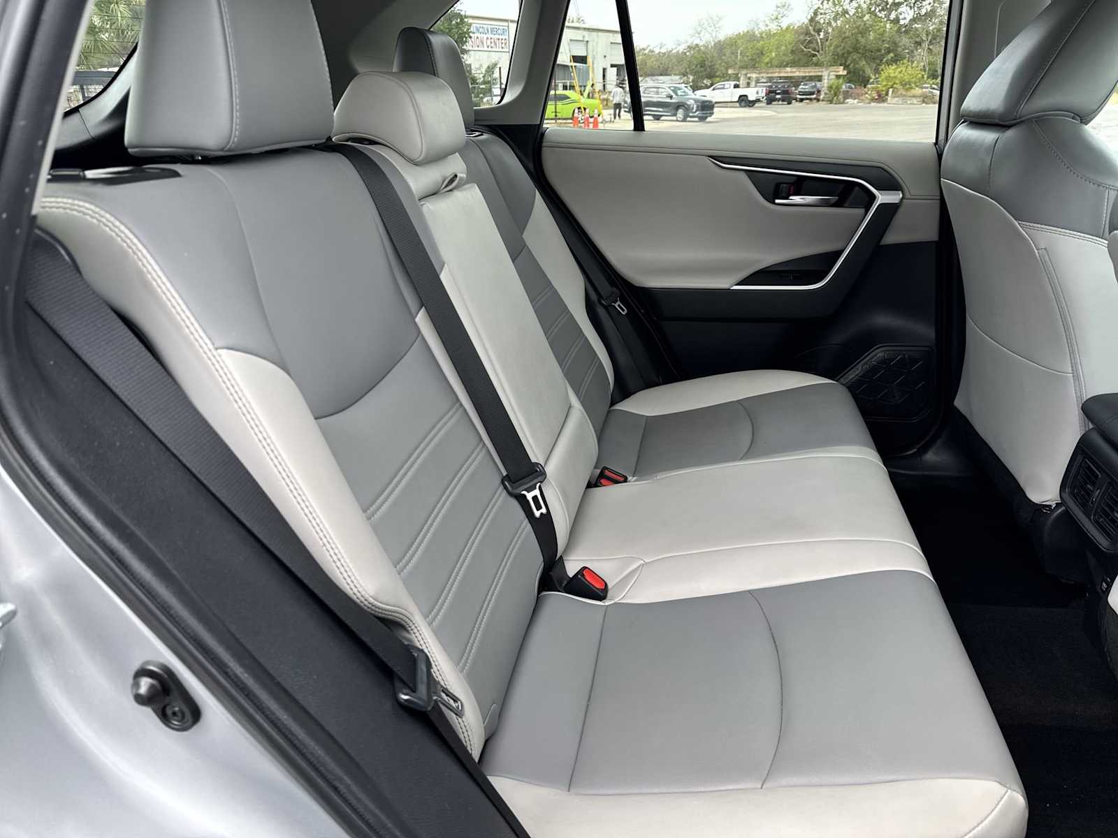 Thumbnail: 2020 Toyota RAV4 - 20