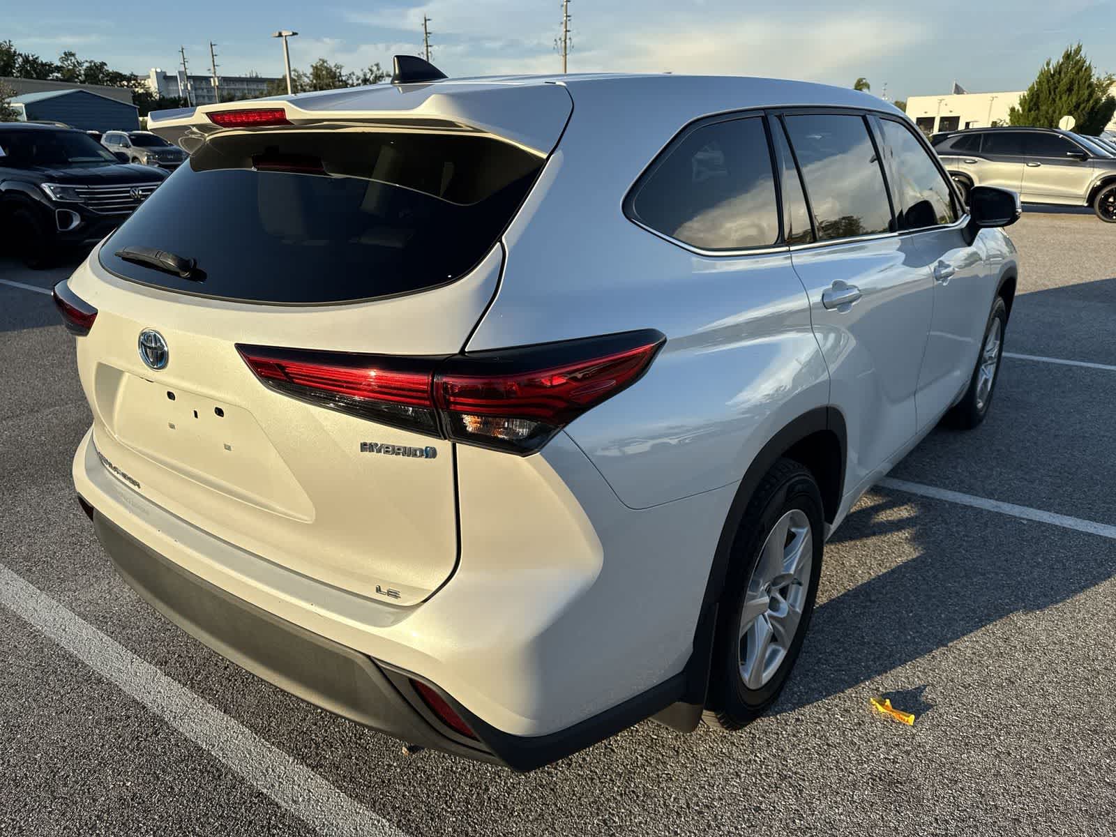 Thumbnail: 2022 Toyota Highlander - 13