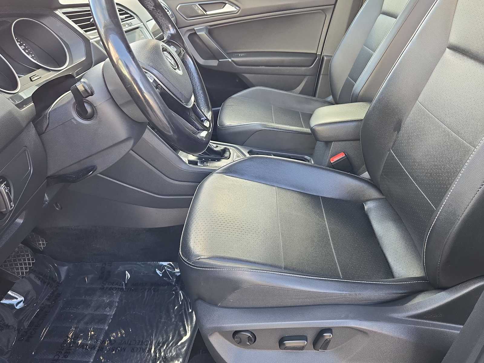 Thumbnail: 2018 Volkswagen Tiguan - 16