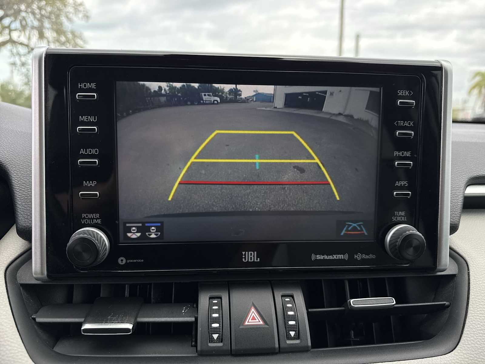 Thumbnail: 2020 Toyota RAV4 - 29