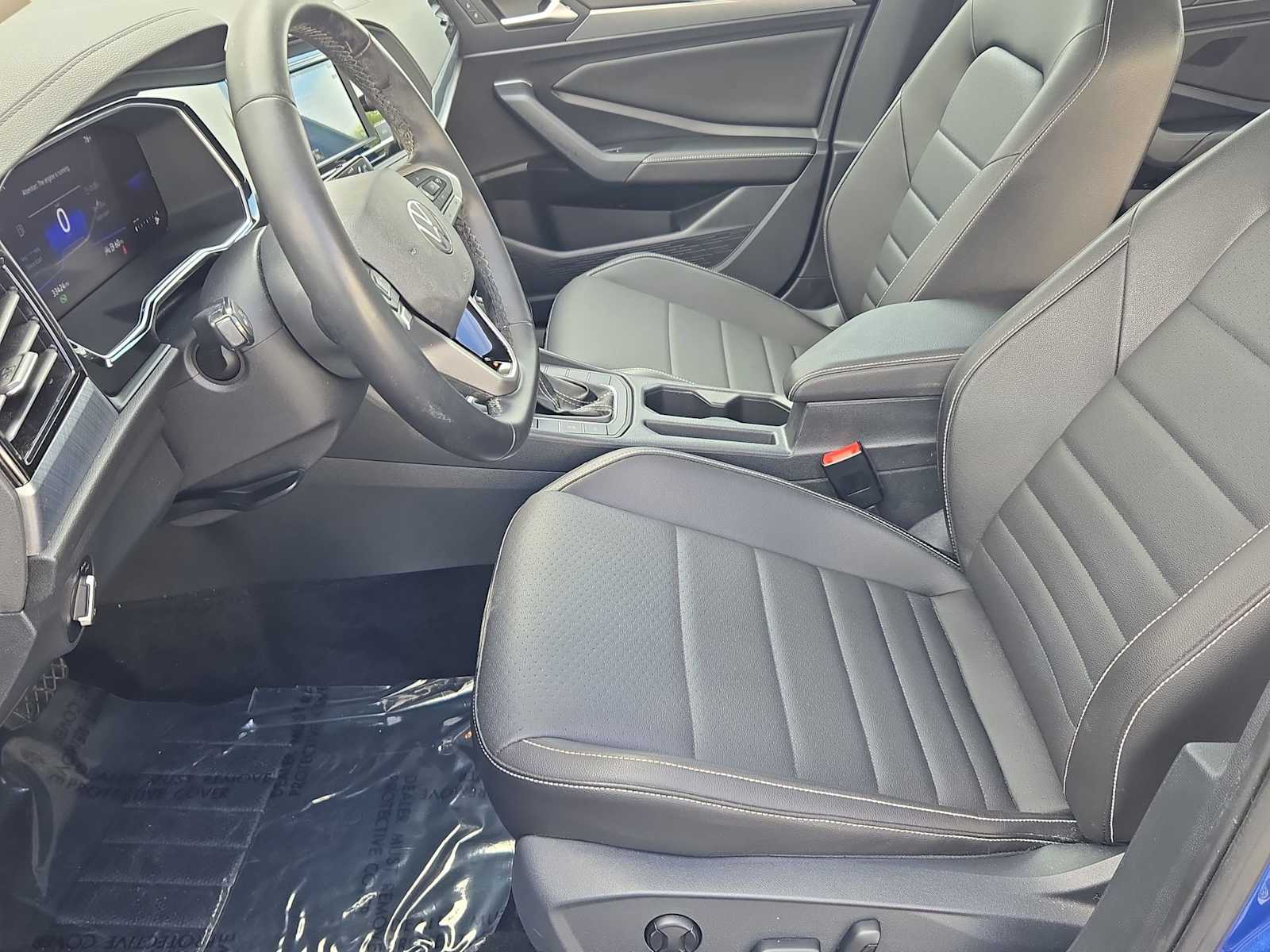 Thumbnail: 2022 Volkswagen Jetta - 17