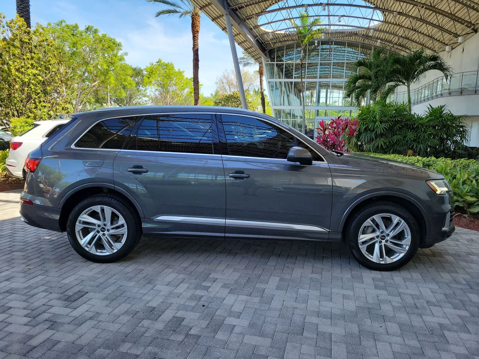 Thumbnail: 2023 Audi Q7 - 9