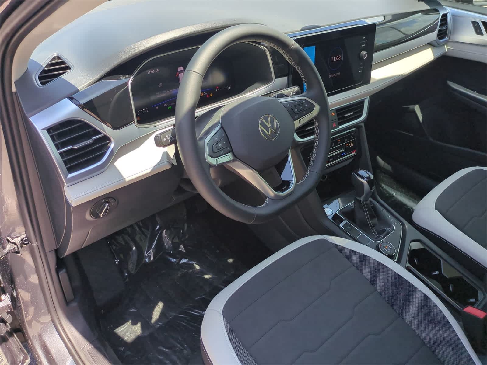 Thumbnail: 2025 Volkswagen Taos - 10