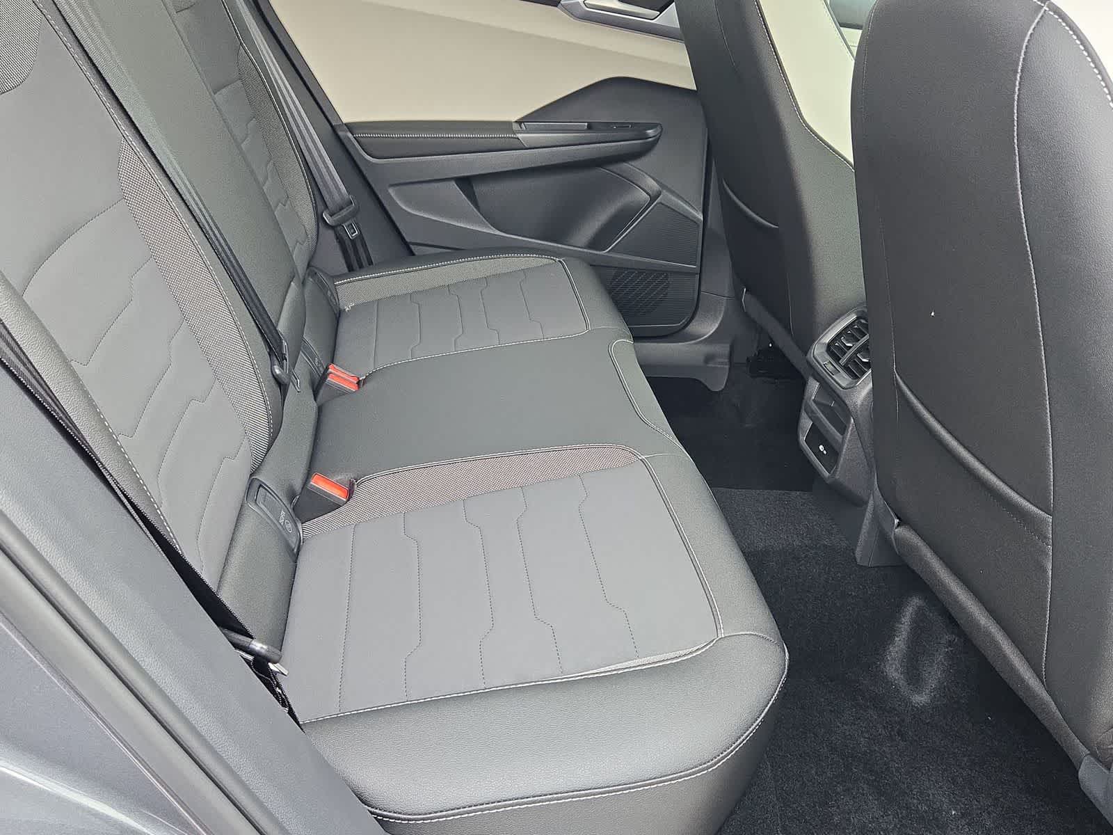 Thumbnail: 2025 Volkswagen Taos - 21