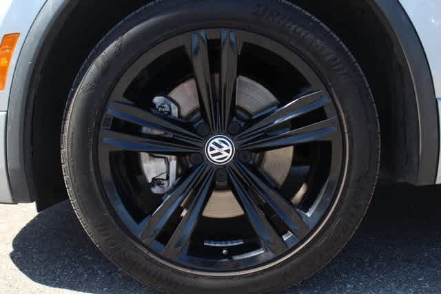 2019 Volkswagen Tiguan SE R-Line Black 9
