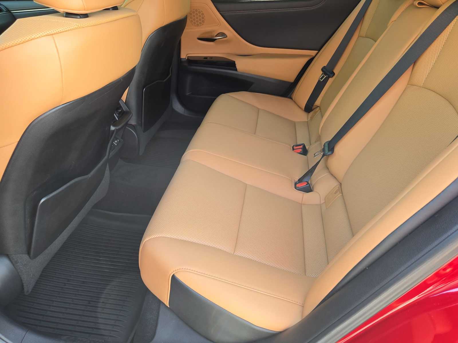 Thumbnail: 2022 Lexus ES - 21