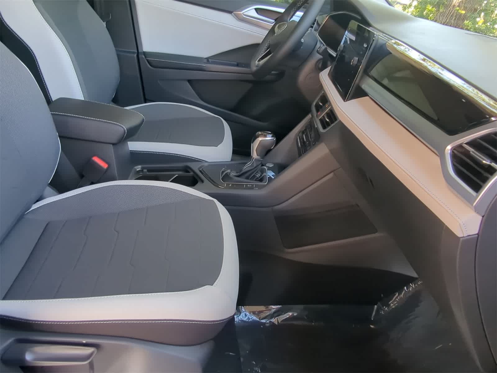 Thumbnail: 2025 Volkswagen Taos - 22