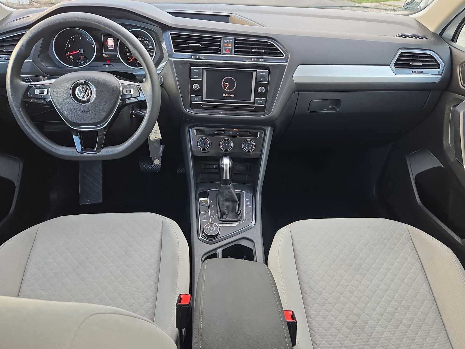 Thumbnail: 2018 Volkswagen Tiguan - 22