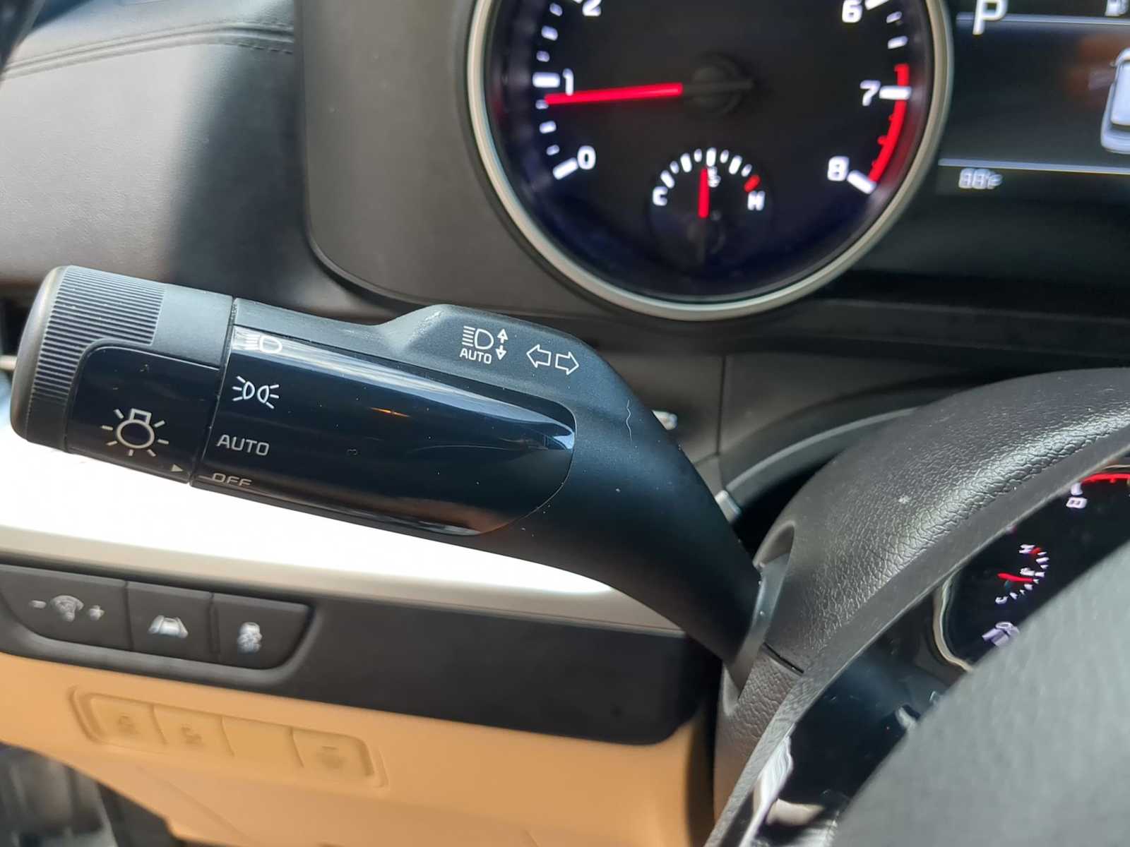 Thumbnail: 2023 Kia Carnival - 26