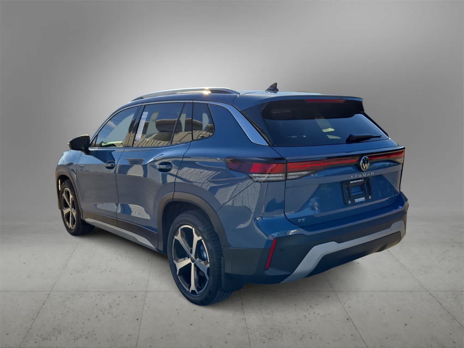 Thumbnail: 2025 Volkswagen Tiguan - 6