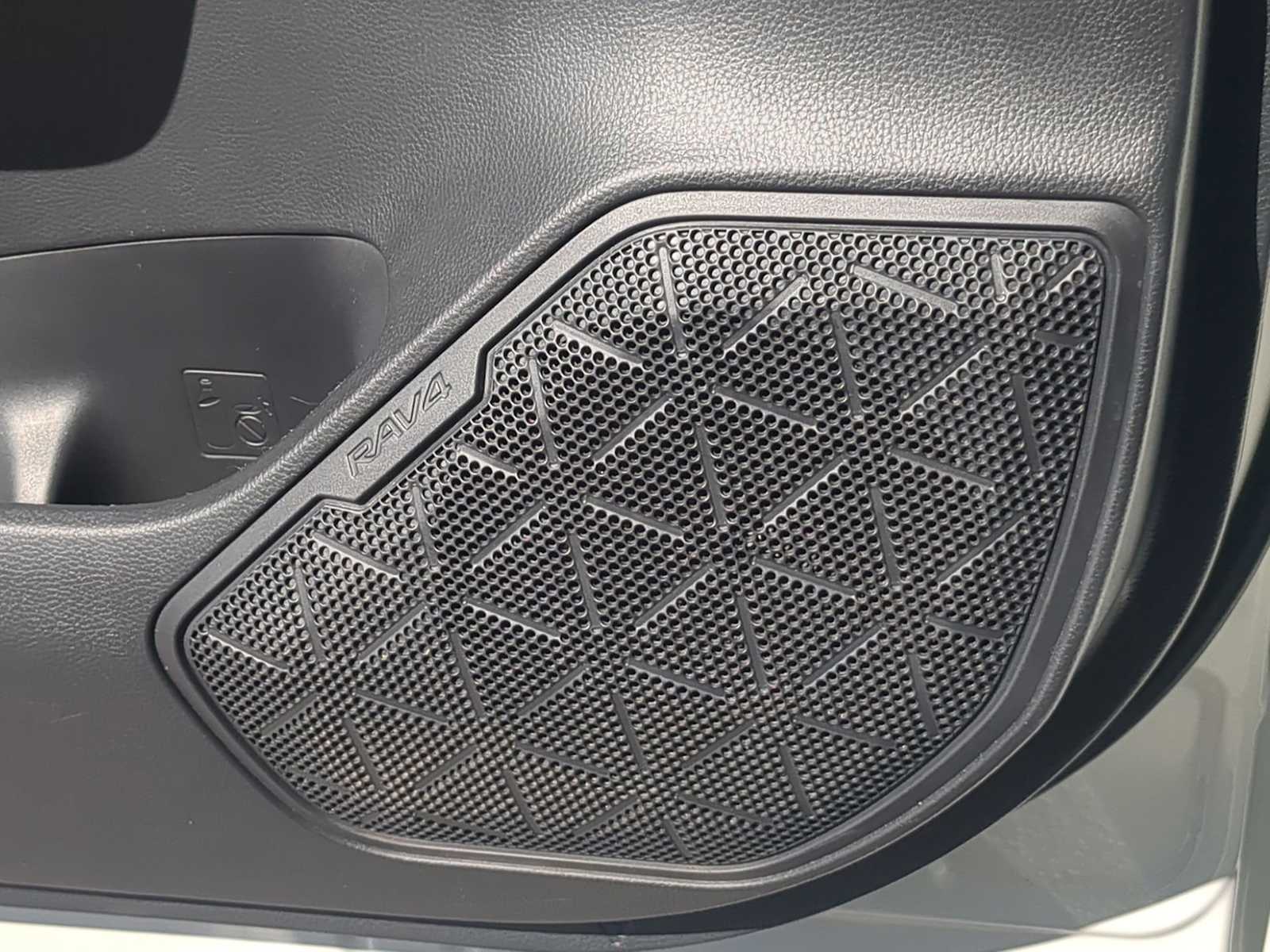 Thumbnail: 2022 Toyota RAV4 - 30