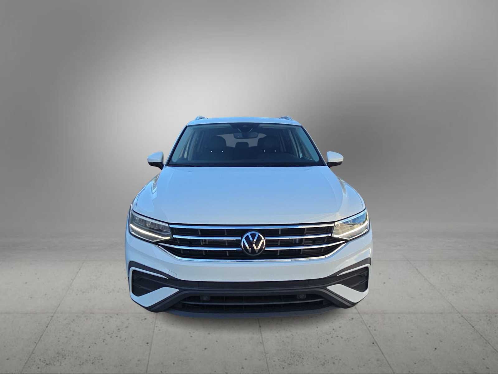 Thumbnail: 2024 Volkswagen Tiguan - 3