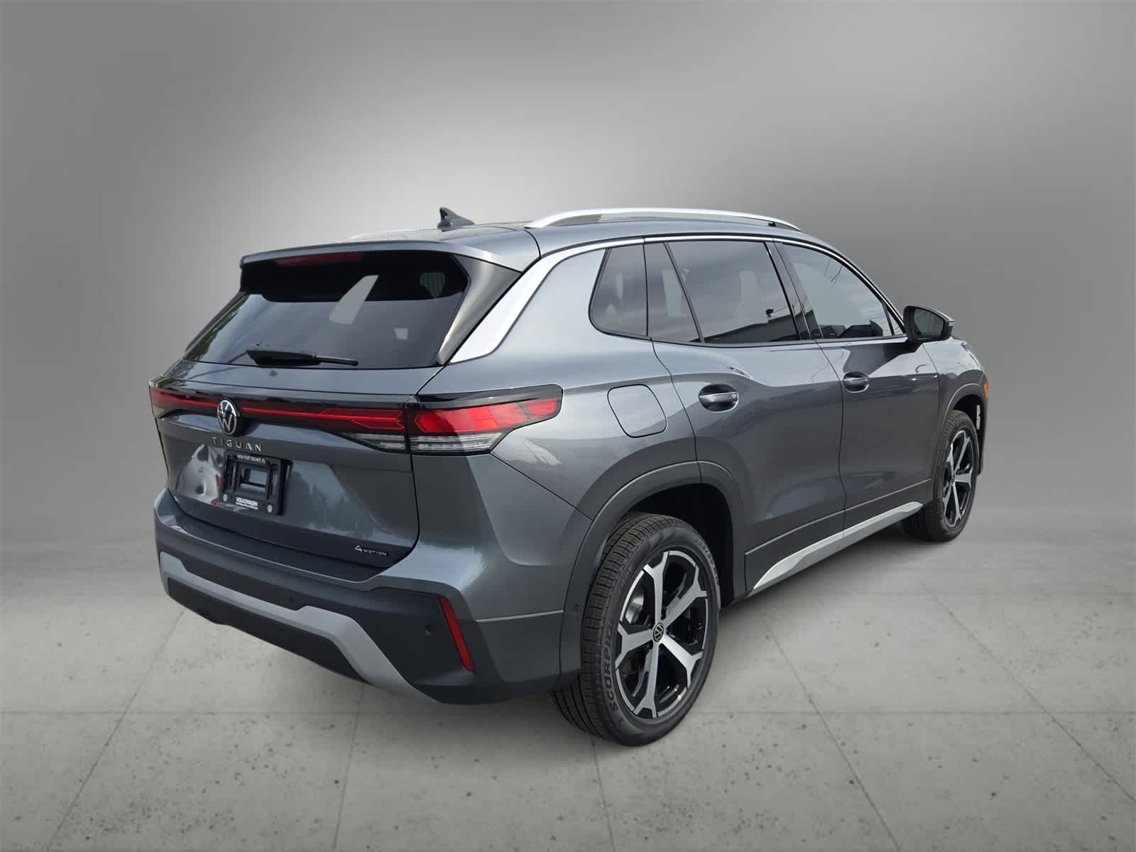 Thumbnail: 2025 Volkswagen Tiguan - 8